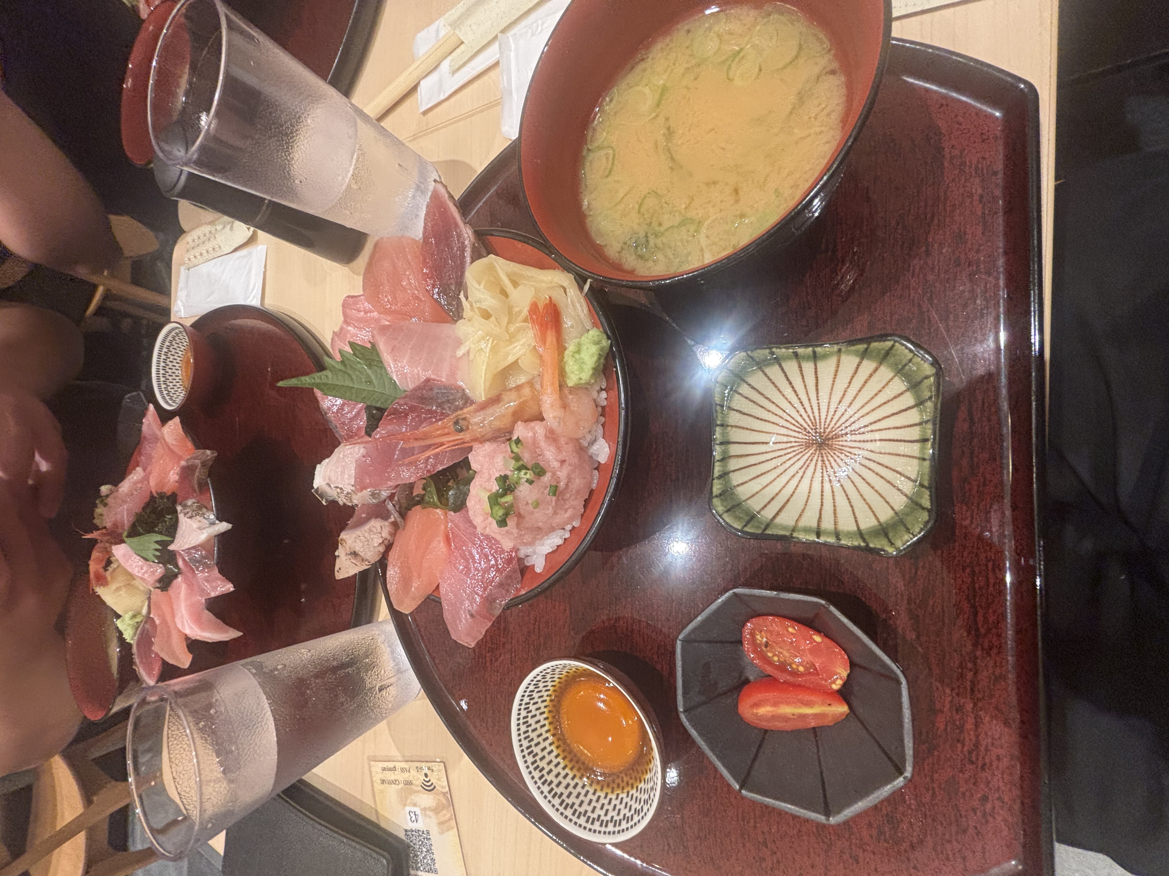 稼働終わりにはみんなで行列の地域人気の飯屋へ💨💨